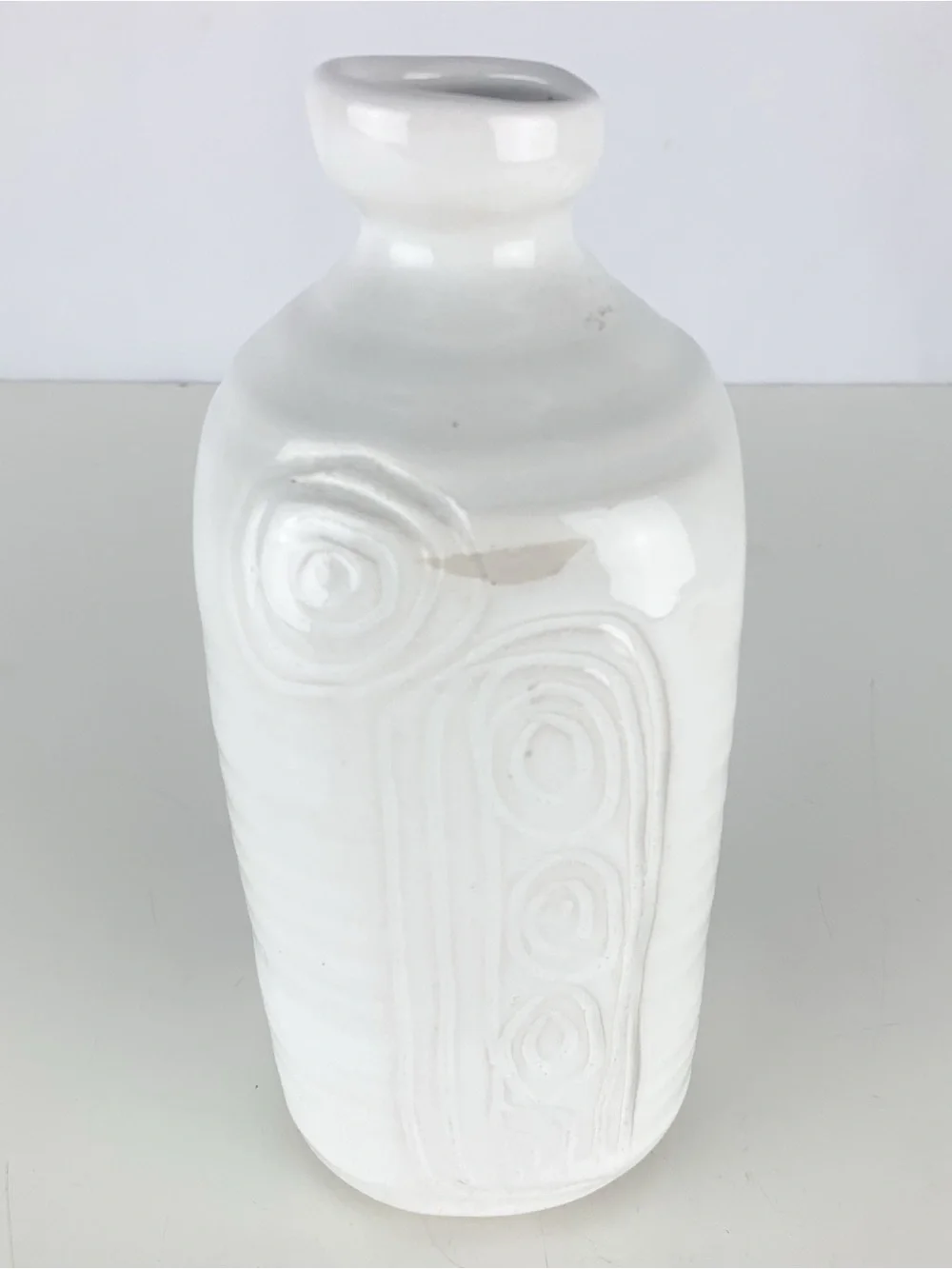 Vintage Abstract Modernism Studio Pottery White Swirled Vase Signed Hayes Mcm